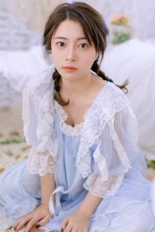不知火舞与三个小孩
